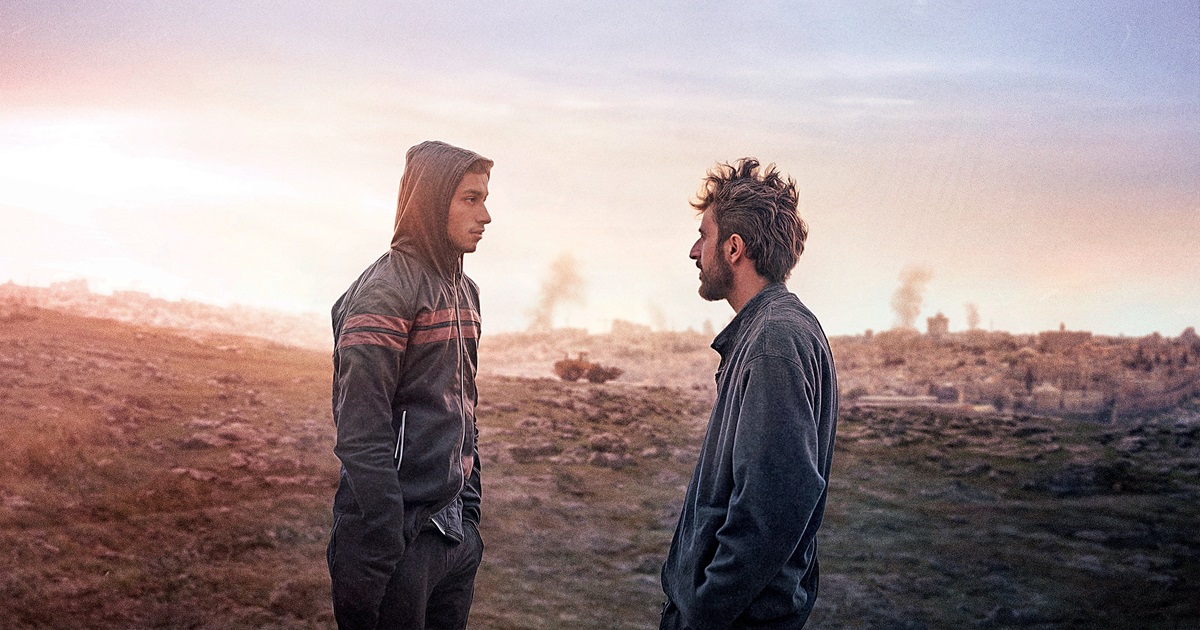 پوستر مستند سرزمینی دیگر نیست کافه مدیا